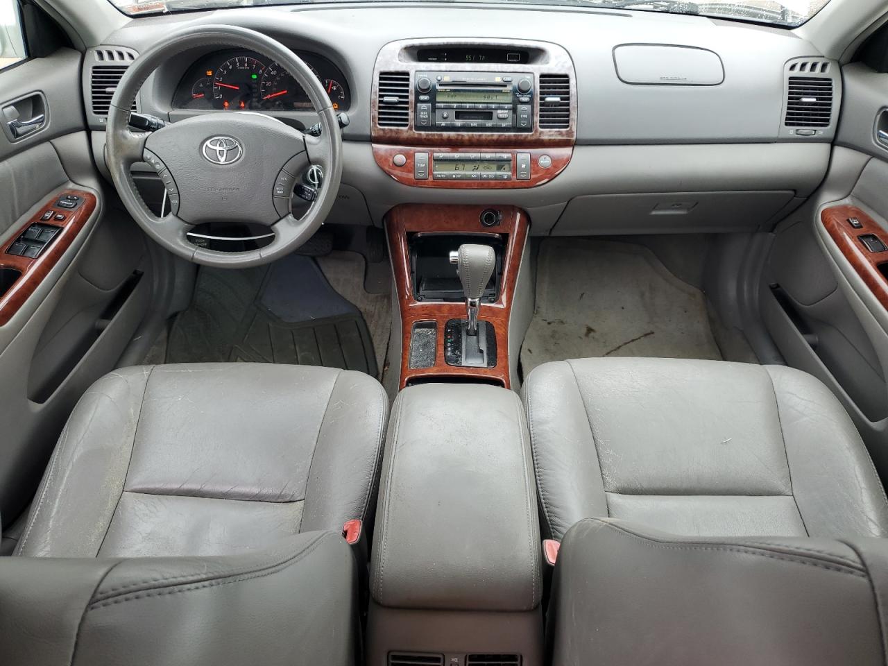 2005 Toyota Camry Le VIN: 4T1BF32K35U606329 Lot: 81746035