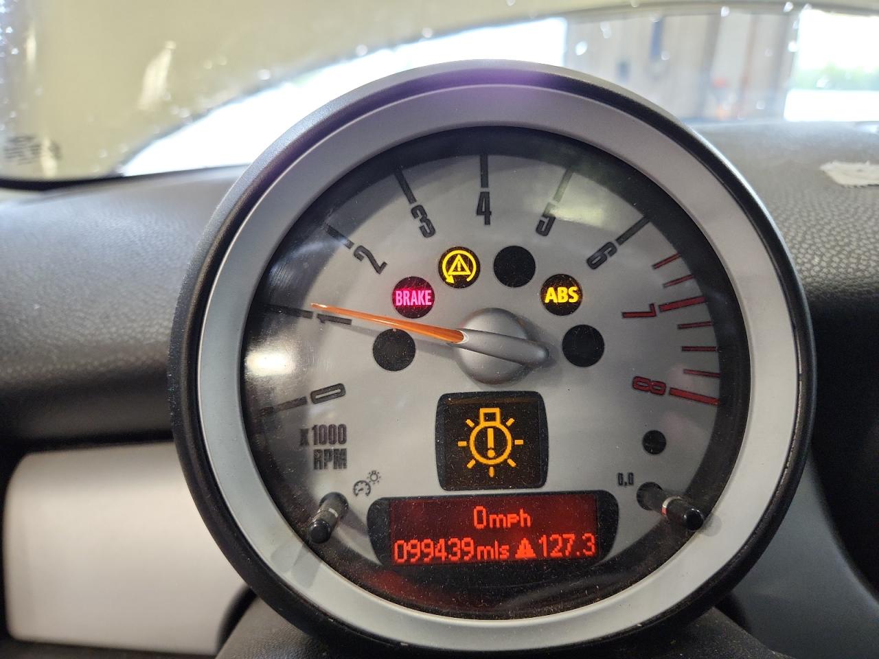 2010 Mini Cooper Clubman VIN: WMWML3C57ATX51143 Lot: 81598285