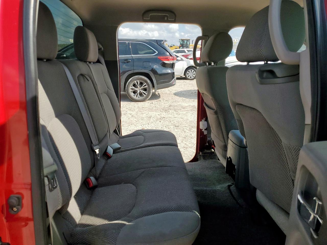 2007 Nissan Frontier Crew Cab Le VIN: 1N6AD09U47C447676 Lot: 71789525
