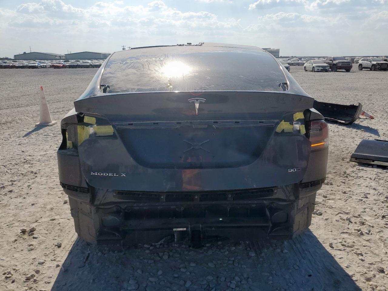 2016 Tesla Model X VIN: 5YJXCBE20GF007442 Lot: 71796095