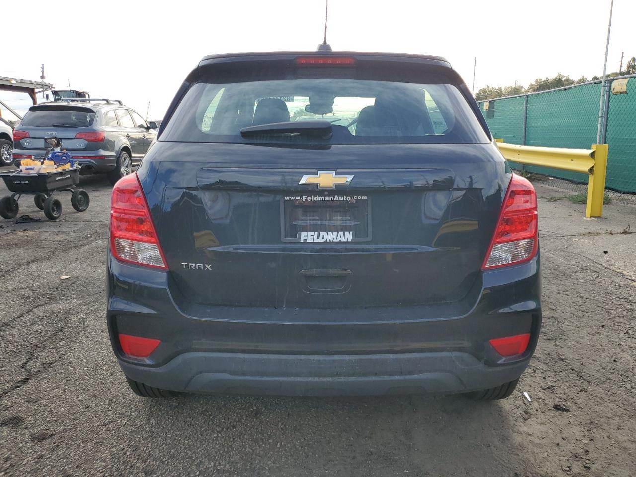 2018 Chevrolet Trax Ls VIN: 3GNCJKSB5JL311052 Lot: 82141135