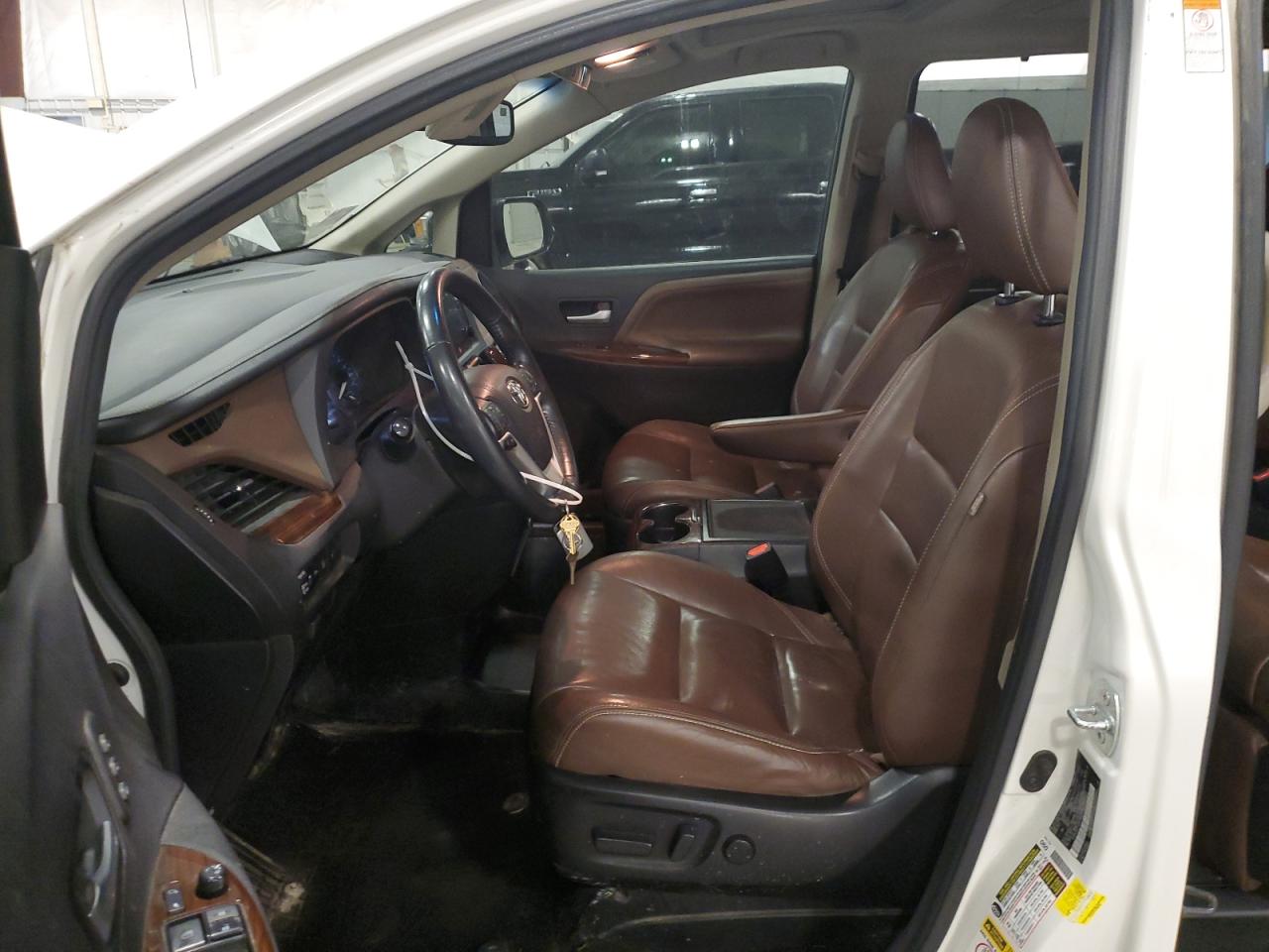 2015 Toyota Sienna Xle VIN: 5TDYK3DC2FS560756 Lot: 81867165