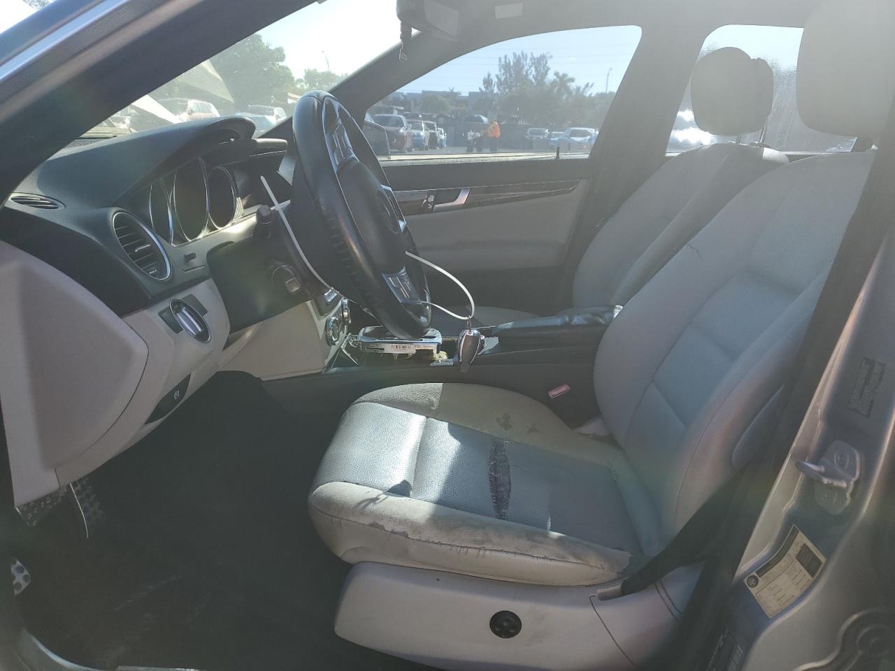 2012 Mercedes-Benz C 250 VIN: WDDGF4HB0CR210386 Lot: 81928185
