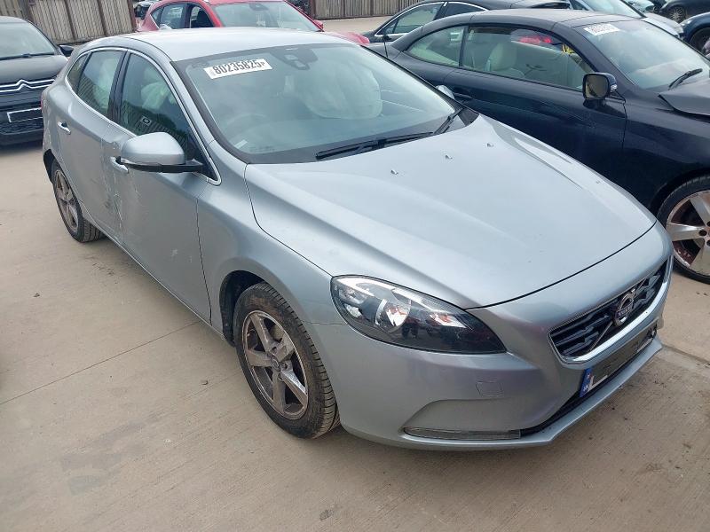 2013 VOLVO V40 D2 SE 5DR