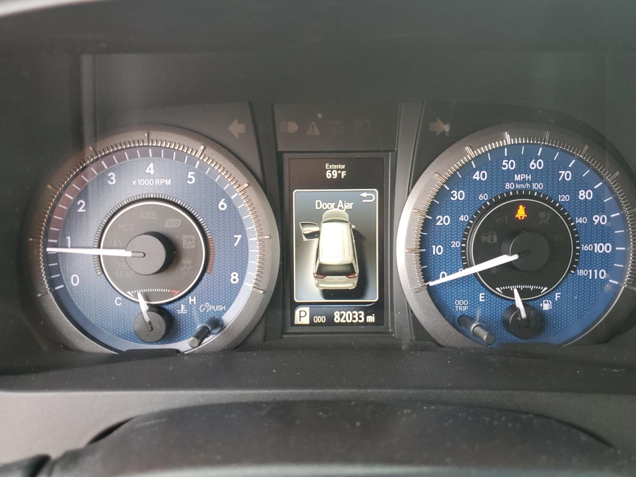 2017 Toyota Sienna Xle VIN: 5TDYZ3DC8HS830233 Lot: 84717775