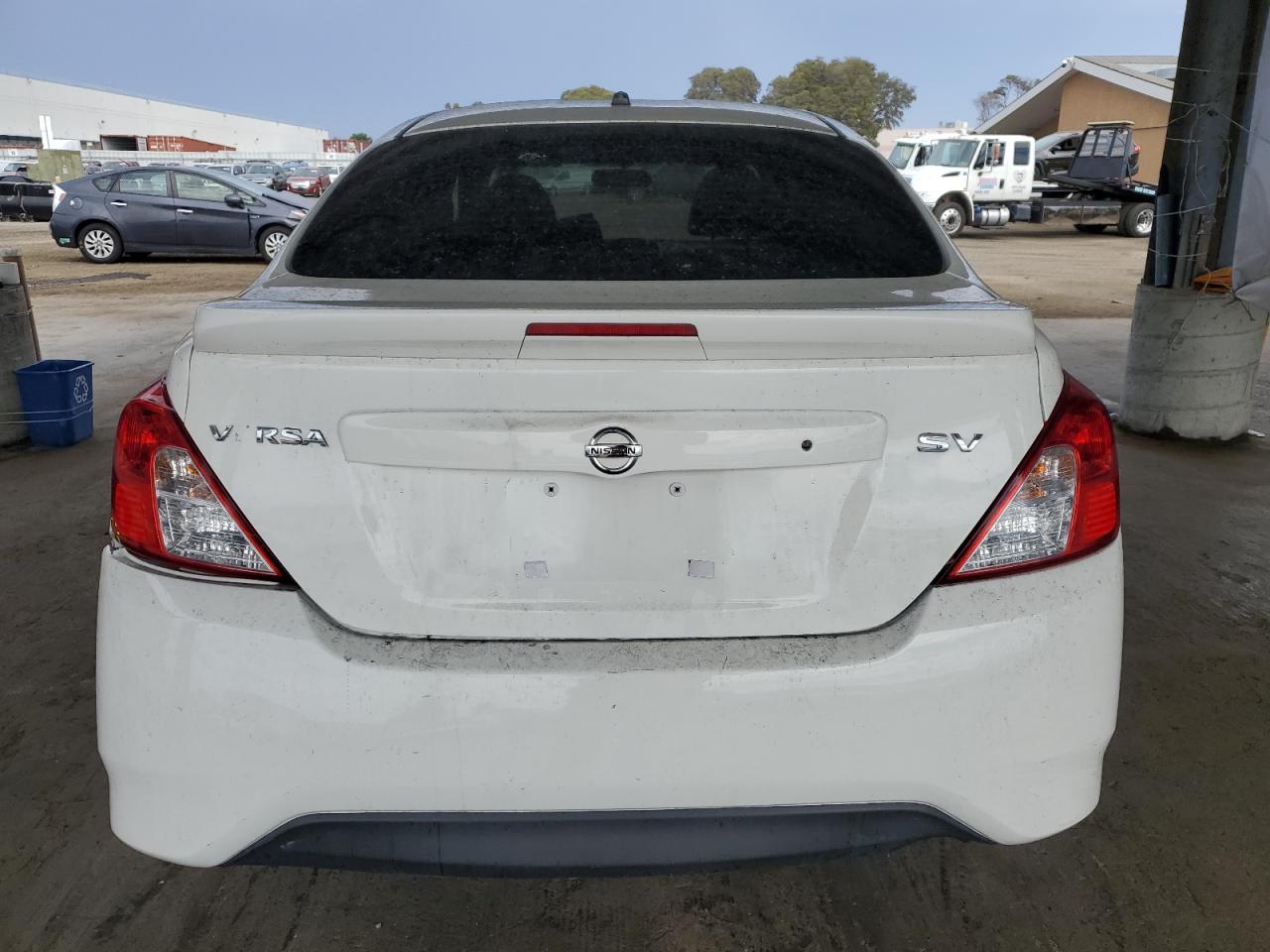 2017 Nissan Versa S VIN: 3N1CN7APXHL807145 Lot: 81810735