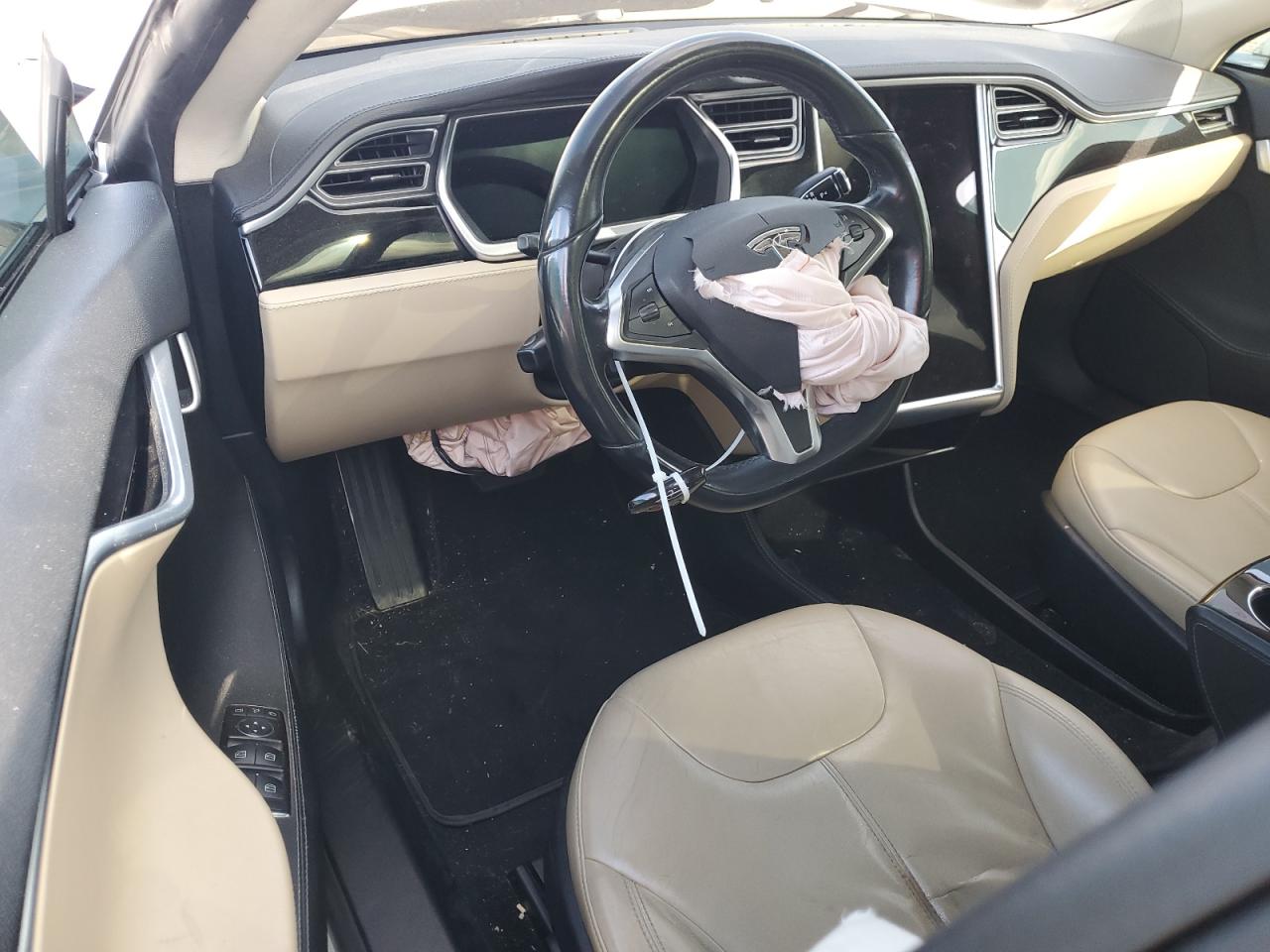 2013 Tesla Model S VIN: 5YJSA1CN6DFP27413 Lot: 70700425