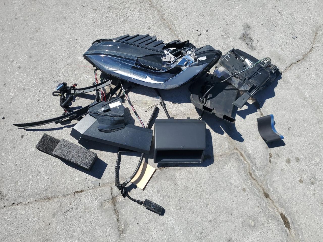 2021 Tesla Model X VIN: 5YJXCDE23MF322467 Lot: 84558005