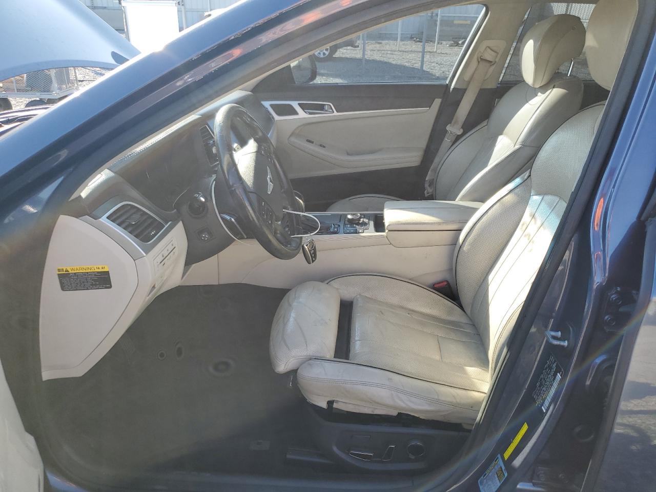 2015 Hyundai Genesis 3.8L VIN: KMHGN4JE3FU027465 Lot: 80197955