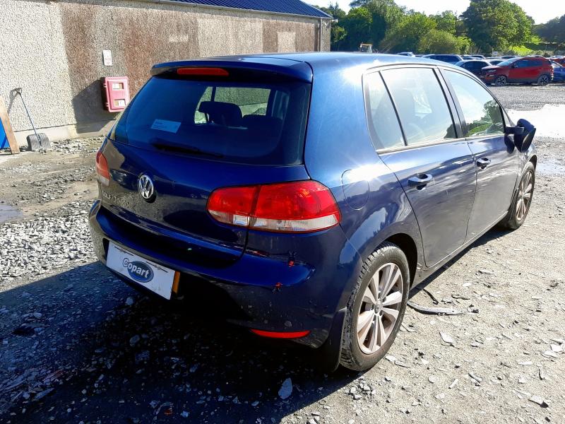 2009 VOLKSWAGEN GOLF S 