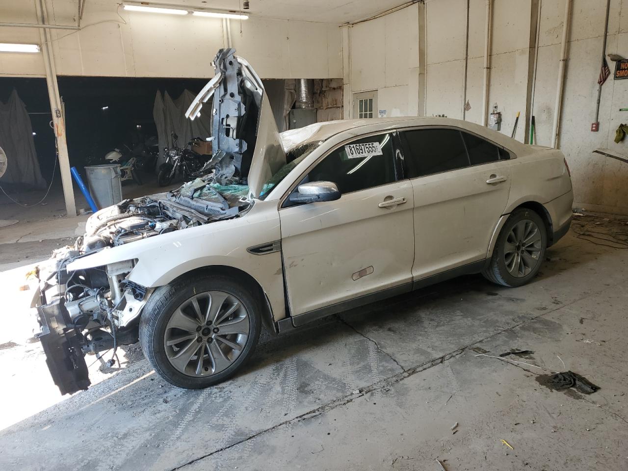 2010 Ford Taurus Limited VIN: 1FAHP2FW7AG142317 Lot: 94220655