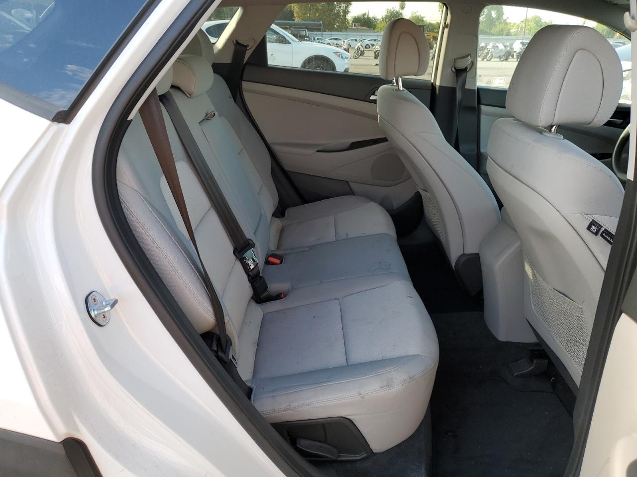 2017 Hyundai Tucson Se VIN: KM8J23A42HU413703 Lot: 81695295