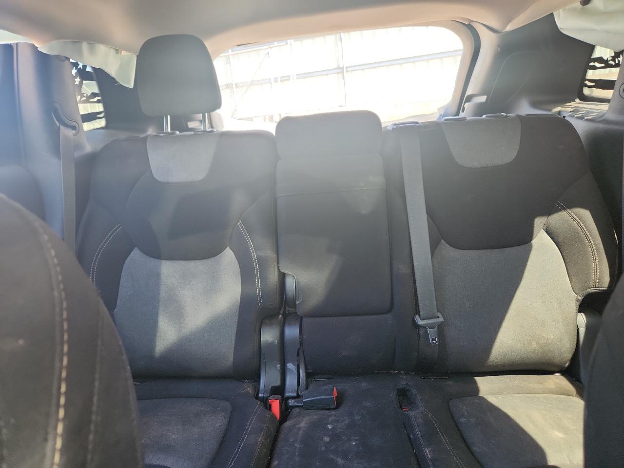 2018 Jeep Cherokee Latitude VIN: 1C4PJLCBXJD589000 Lot: 71270375