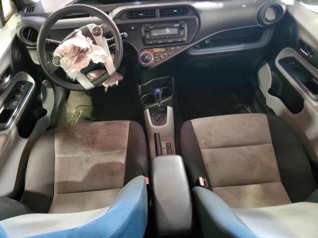 2013 Toyota Prius C VIN: JTDKDTB32D1055068 Lot: 83802535