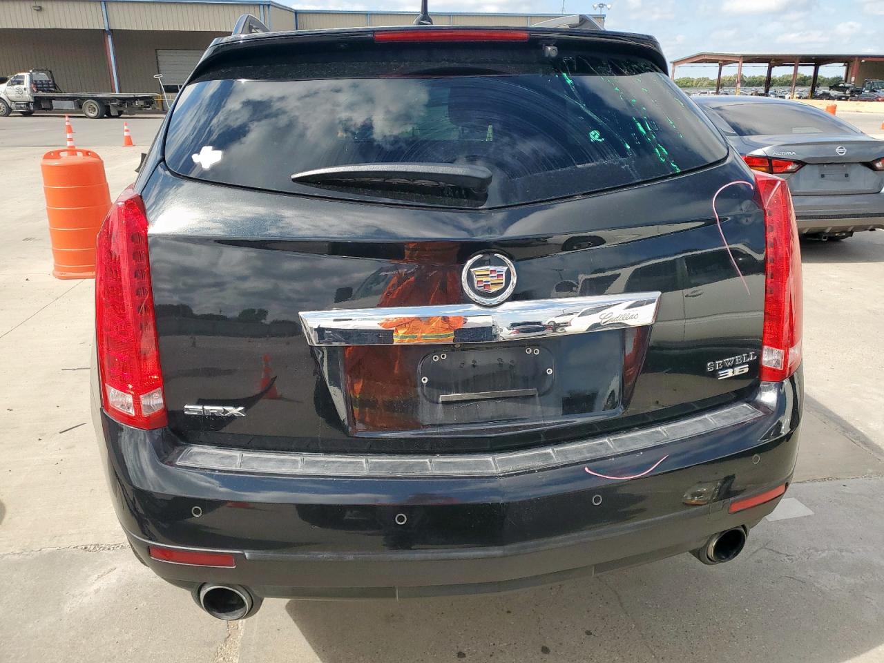 2014 Cadillac Srx Performance Collection VIN: 3GYFNCE34ES625074 Lot: 81617595