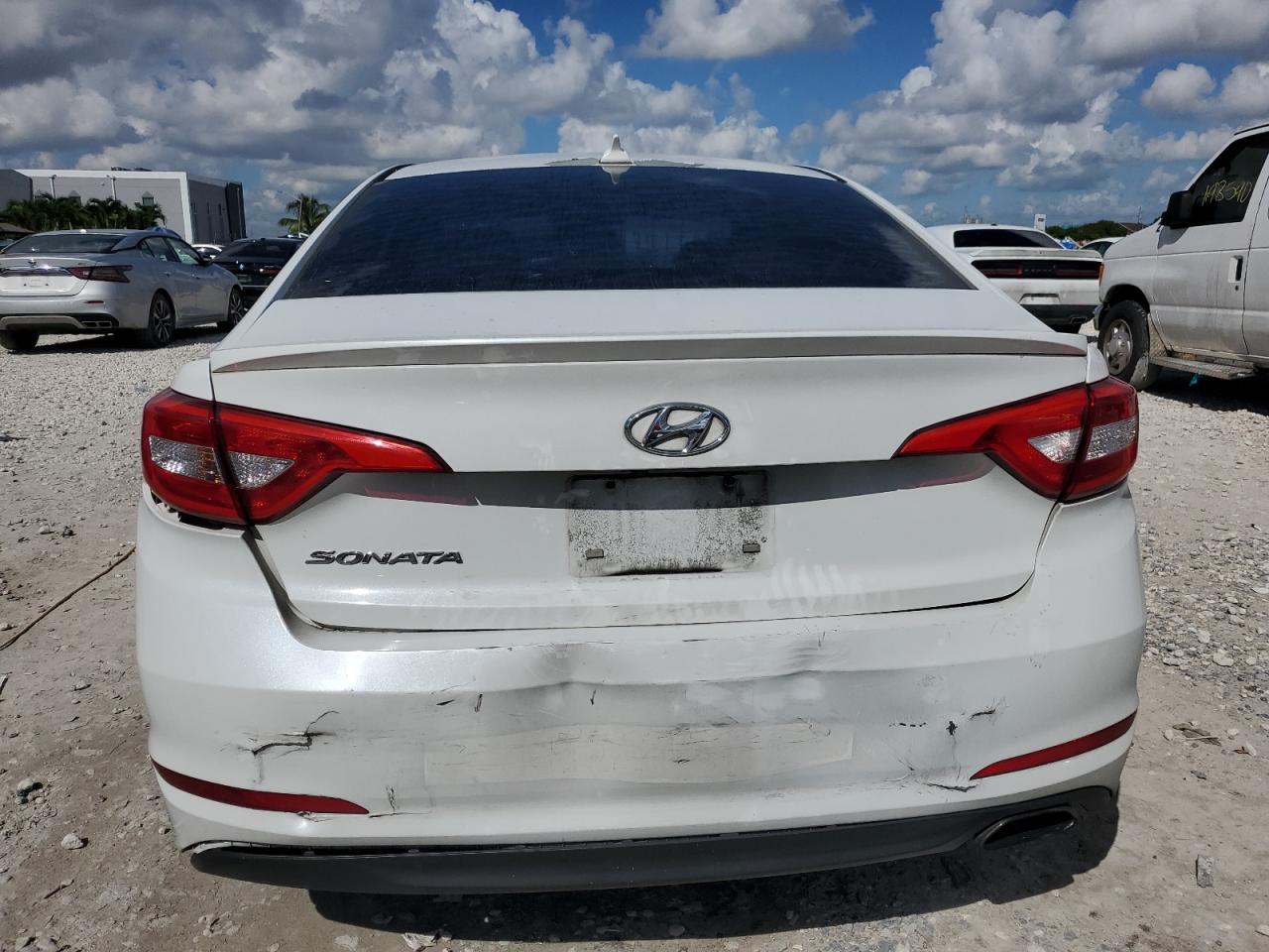 2015 Hyundai Sonata Se VIN: 5NPE24AF1FH186735 Lot: 84044115