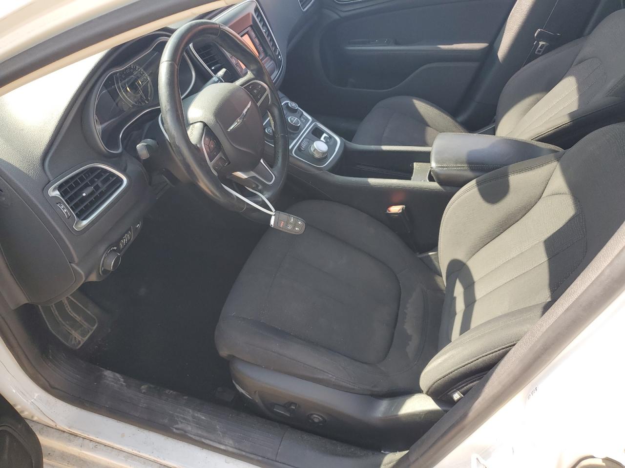 2015 Chrysler 200 Limited VIN: 1C3CCCAB4FN654568 Lot: 71533365