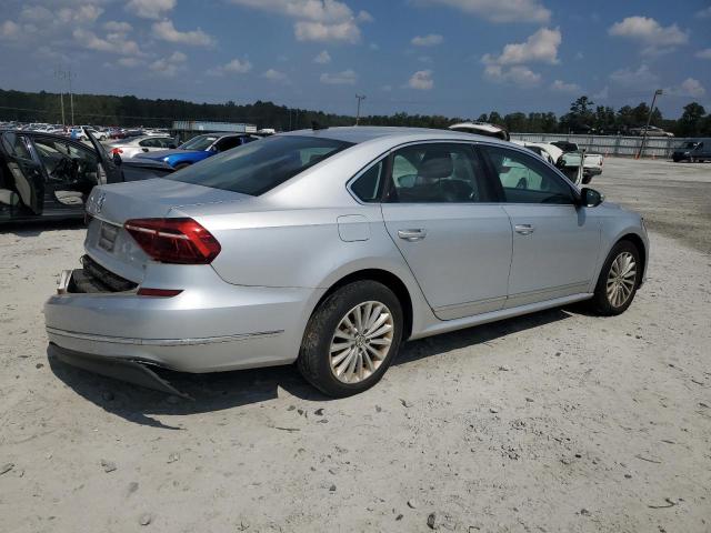  VOLKSWAGEN PASSAT 2017 Srebrny