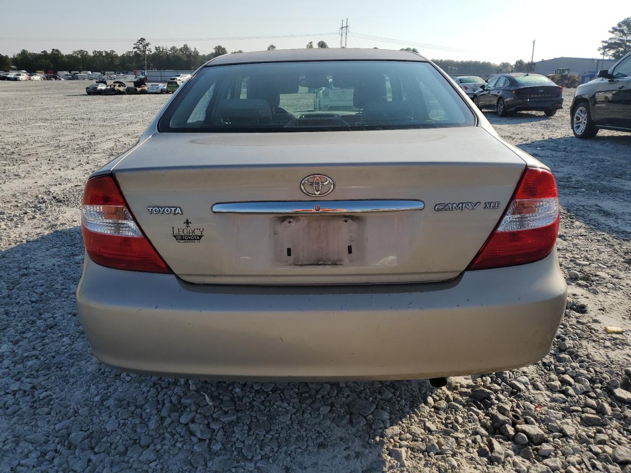 2004 Toyota Camry Le VIN: 4T1BE32K04U827386 Lot: 81545135
