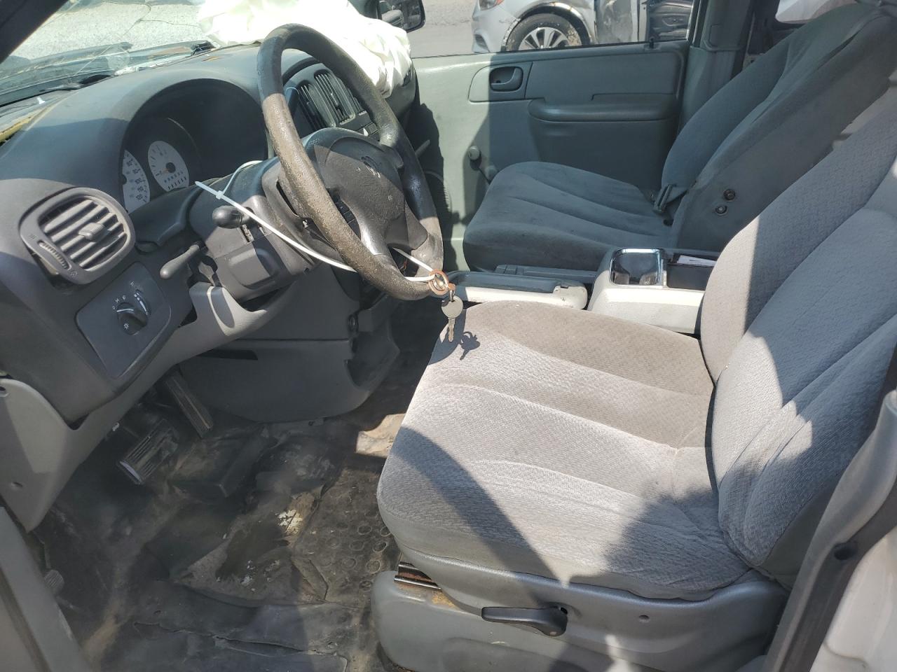 2004 Dodge Grand Caravan C/V VIN: 1D4GP23R14B537117 Lot: 81477385