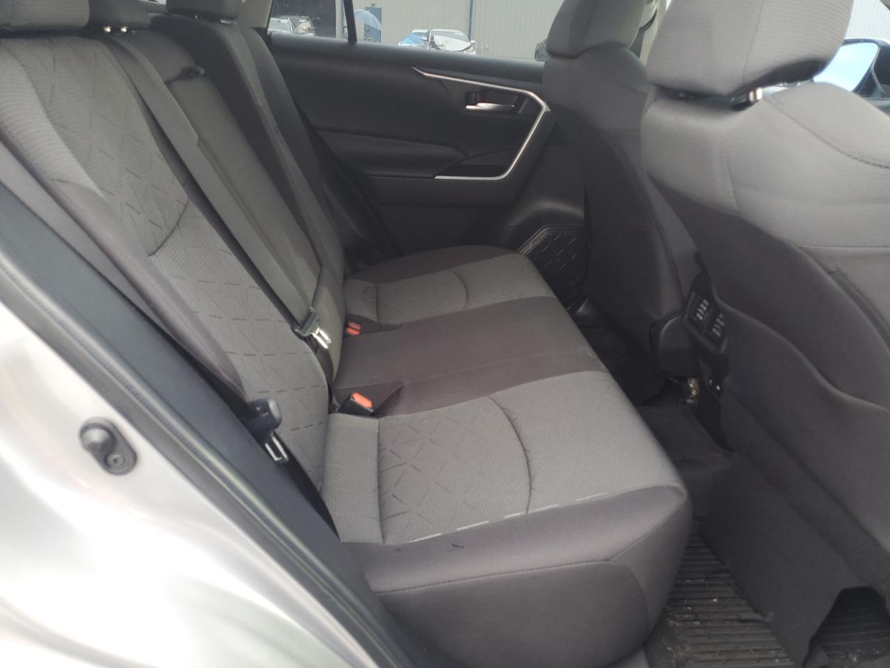 2021 Toyota Rav4 Xle VIN: 2T3W1RFV0MC170232 Lot: 81016075