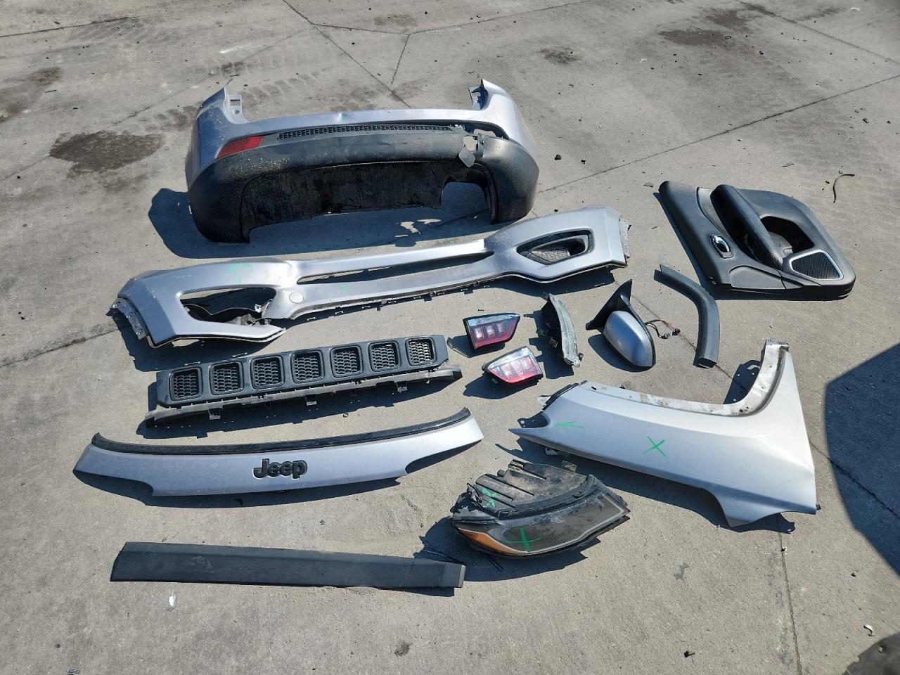 2019 Jeep Compass Latitude VIN: 3C4NJCBBXKT692812 Lot: 70355505