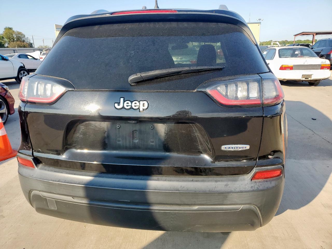 2019 Jeep Cherokee Latitude VIN: 1C4PJLCBXKD297946 Lot: 70782265