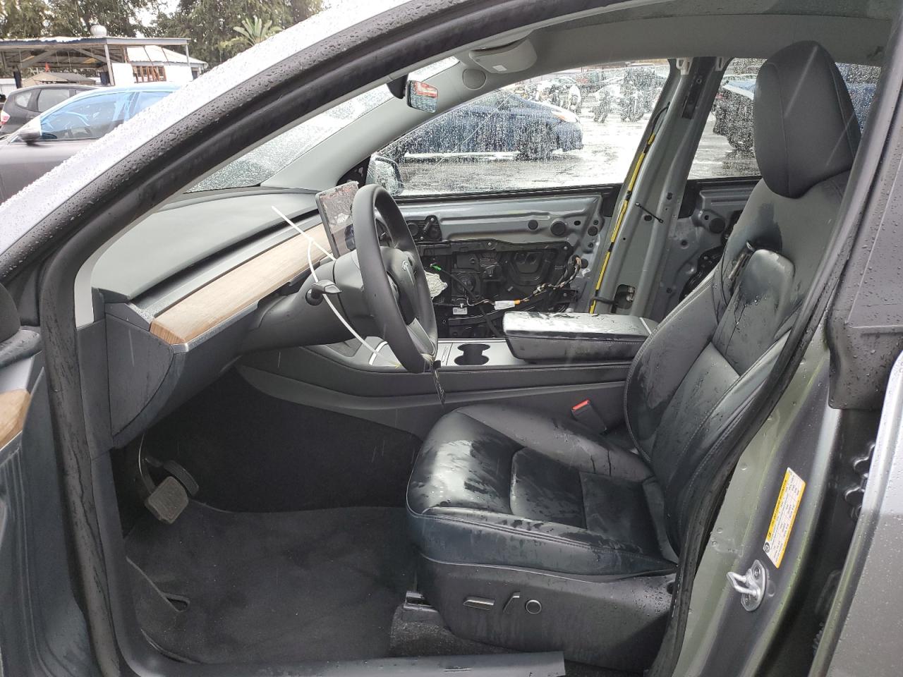 2024 Tesla Model Y VIN: 7SAYGDEDXRA319132 Lot: 81122455