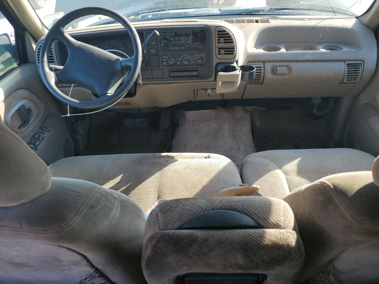 1996 GMC Suburban C1500 VIN: 3GKEC16R7TG503943 Lot: 80687605