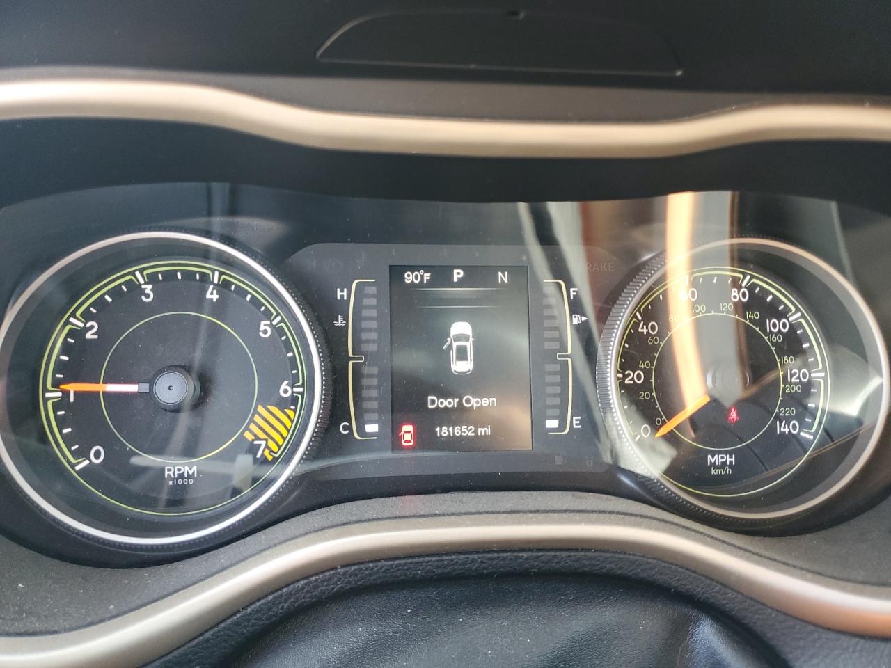 2016 Jeep Cherokee Latitude VIN: 1C4PJMCB8GW131300 Lot: 72059695