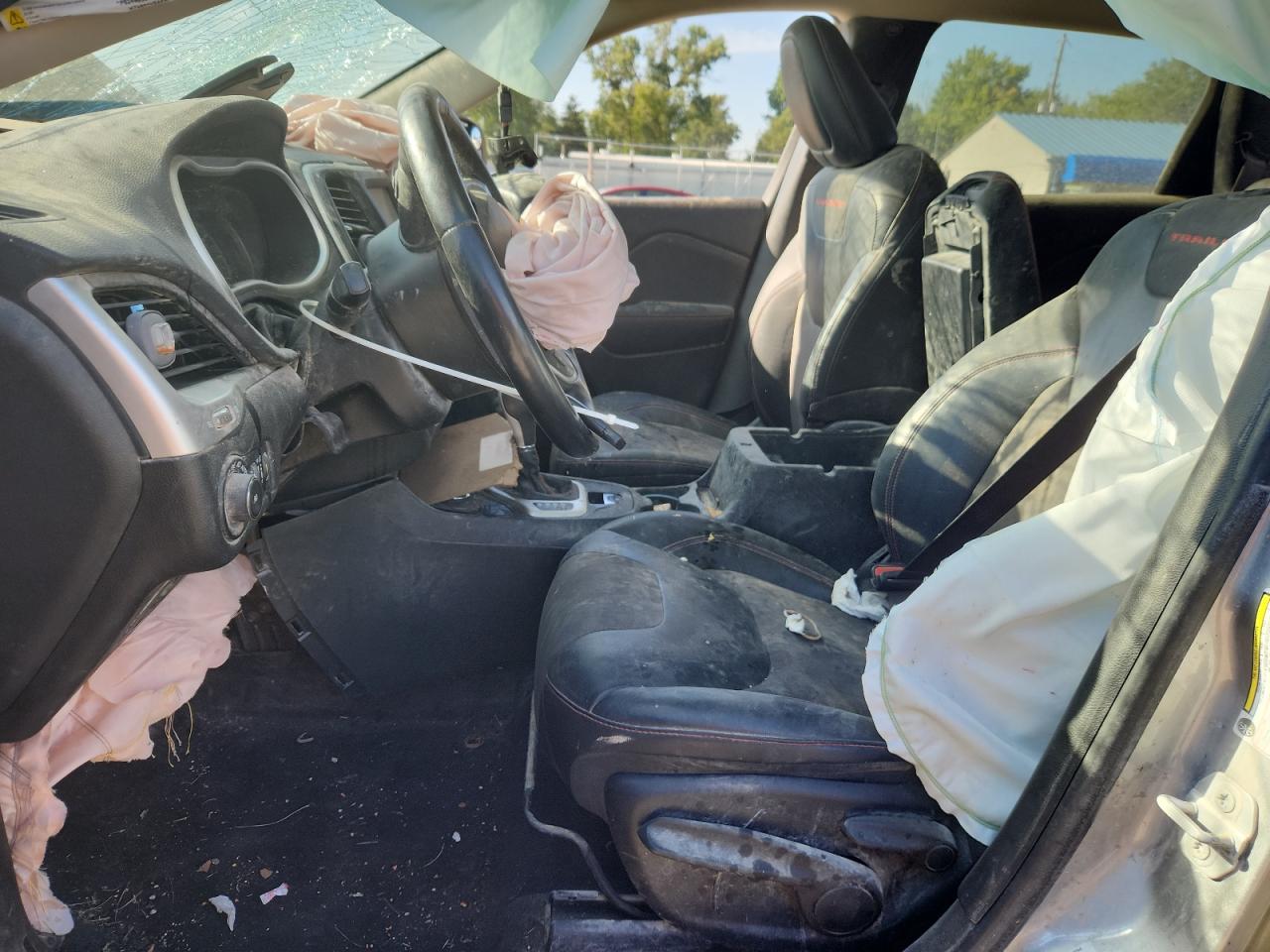 2015 Jeep Cherokee Trailhawk VIN: 1C4PJMBBXFW773100 Lot: 80667605