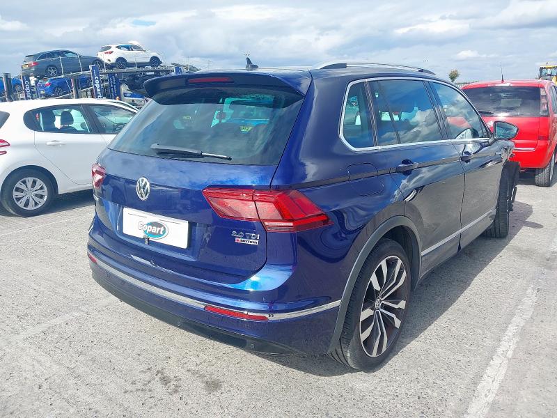 2017 VOLKSWAGEN TIGUAN R-LINE