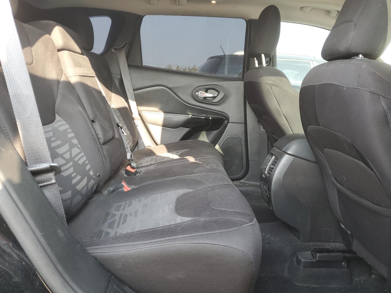 2019 Jeep Cherokee Latitude VIN: 1C4PJMCX2KD315938 Lot: 71642155