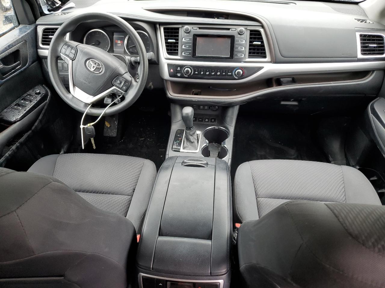 2017 Toyota Highlander Le VIN: 5TDBZRFH9HS413950 Lot: 82098185