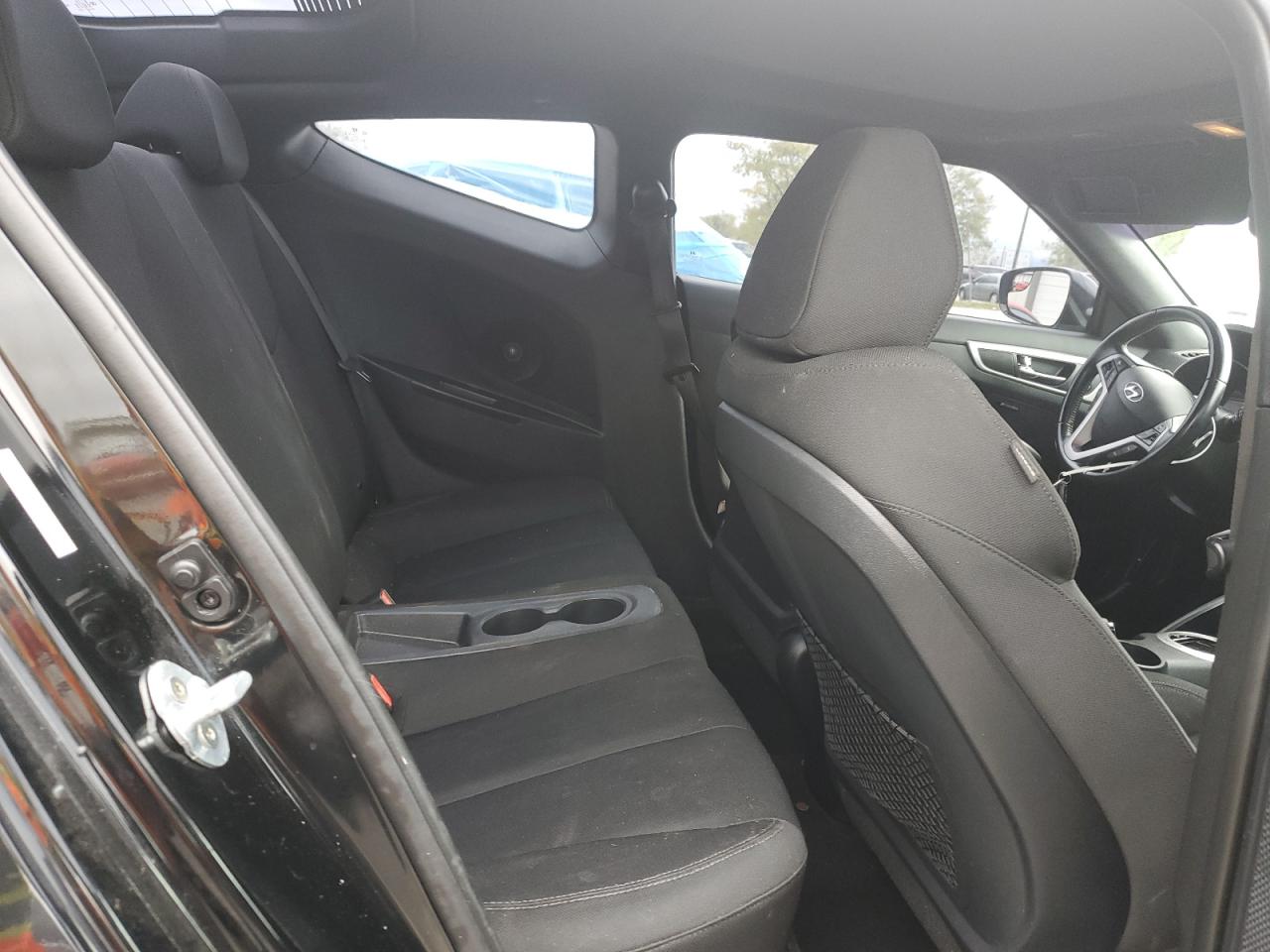 2017 Hyundai Veloster VIN: KMHTC6AD2HU319716 Lot: 82057405