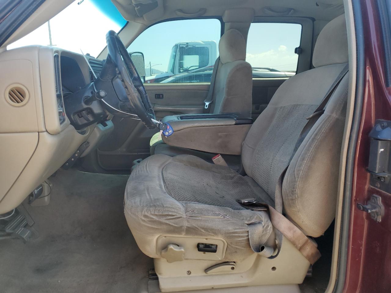 2002 Chevrolet Silverado C2500 Heavy Duty VIN: 1GCHC29112E157883 Lot: 81756265