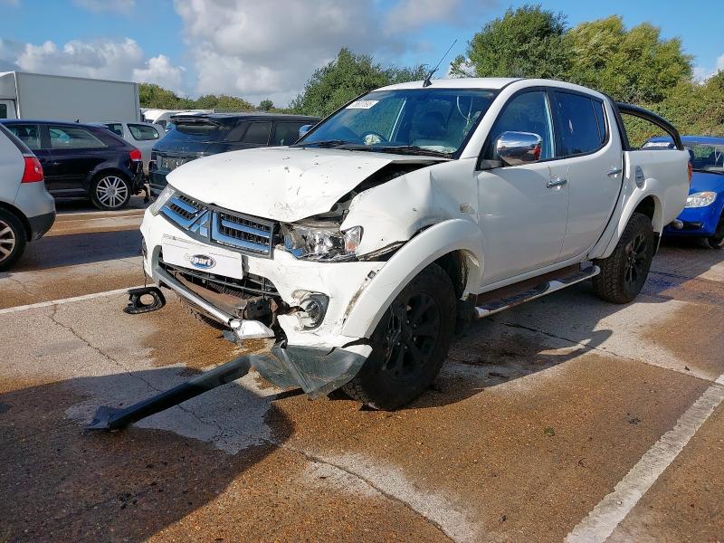 2014 MITSUBISHI L200 BARBAR-N LB DCB DI-D  for sale at Copart SANDWICH