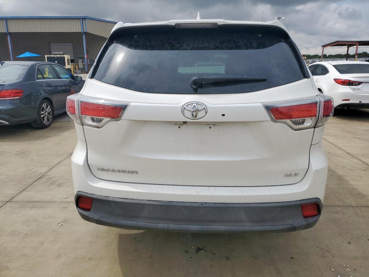 2014 Toyota Highlander Xle VIN: 5TDKKRFH4ES021667 Lot: 84009835