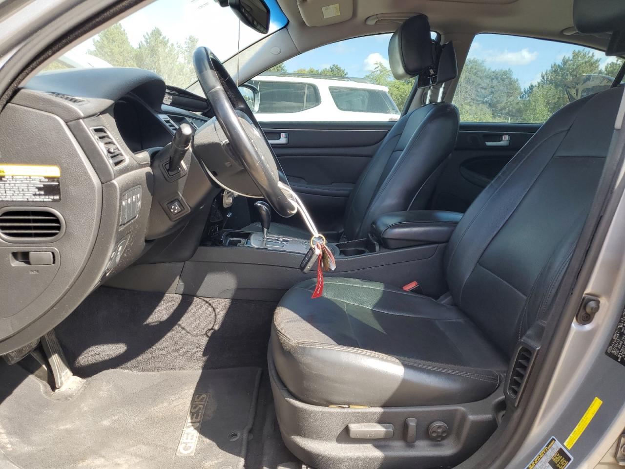 2014 Hyundai Genesis 3.8L VIN: KMHGC4DD4EU262156 Lot: 80200915