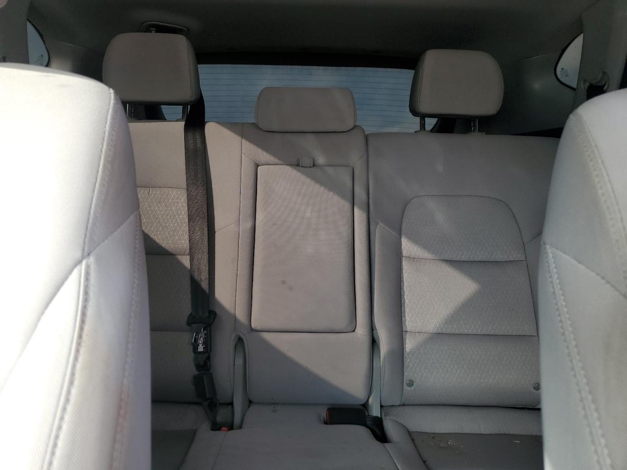 2018 Hyundai Tucson Value VIN: KM8J33A22JU645302 Lot: 81803545