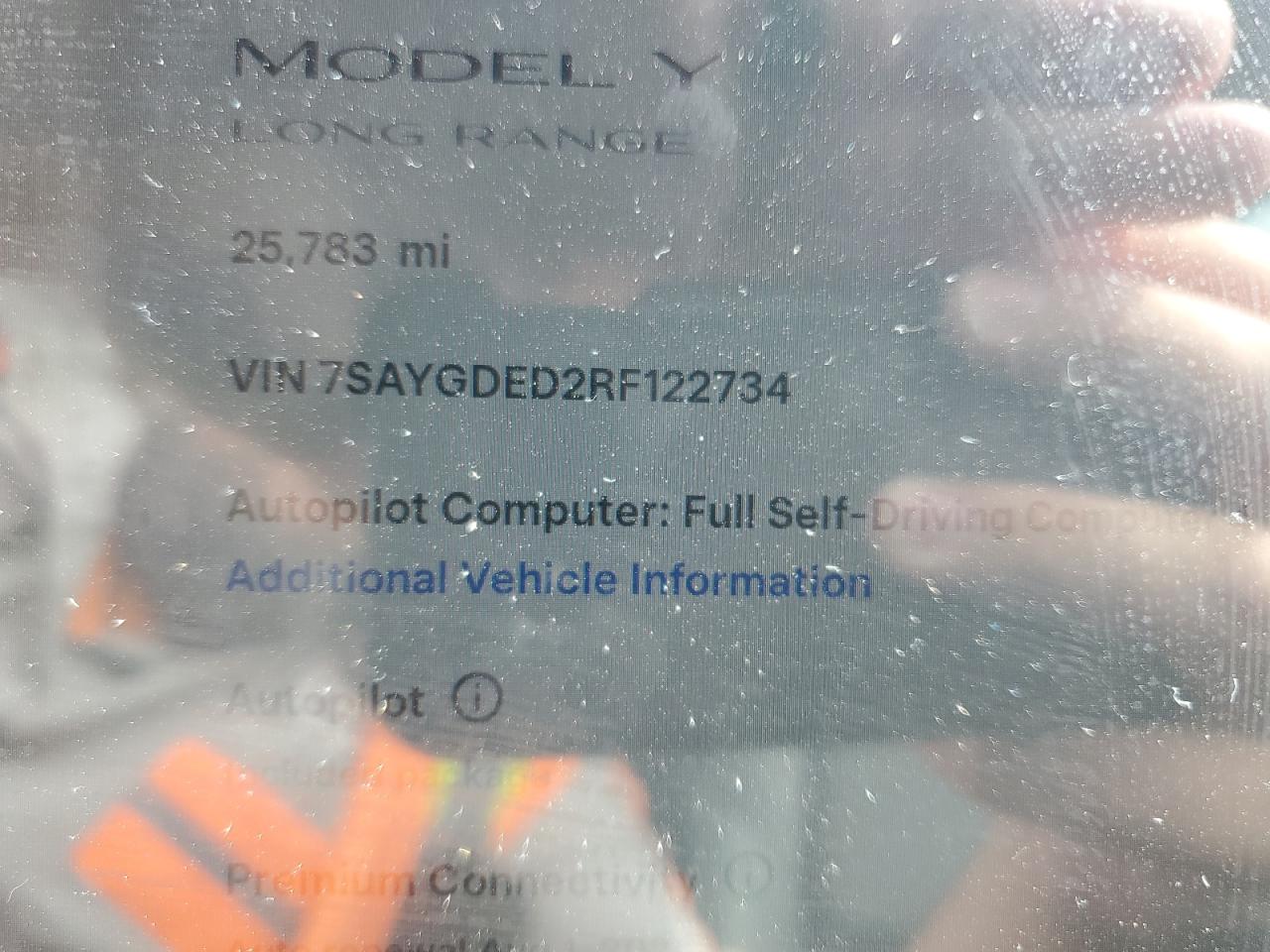 2024 Tesla Model Y VIN: 7SAYGDED2RF122734 Lot: 71327105