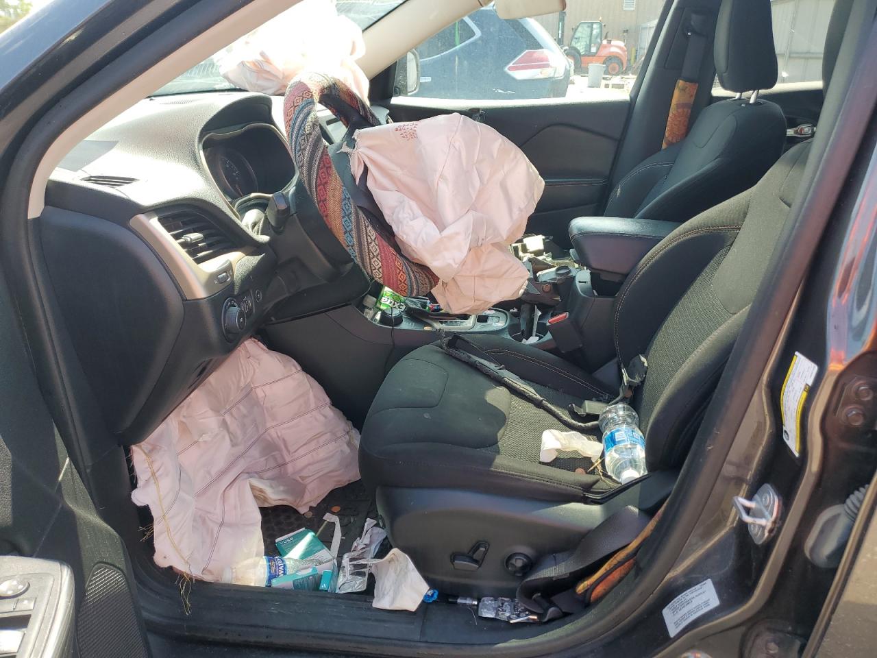 2016 Jeep Cherokee Latitude VIN: 1C4PJMCB4GW321238 Lot: 80010345