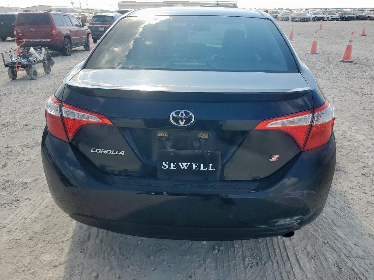 2015 Toyota Corolla L VIN: 5YFBURHE4FP338212 Lot: 84601755