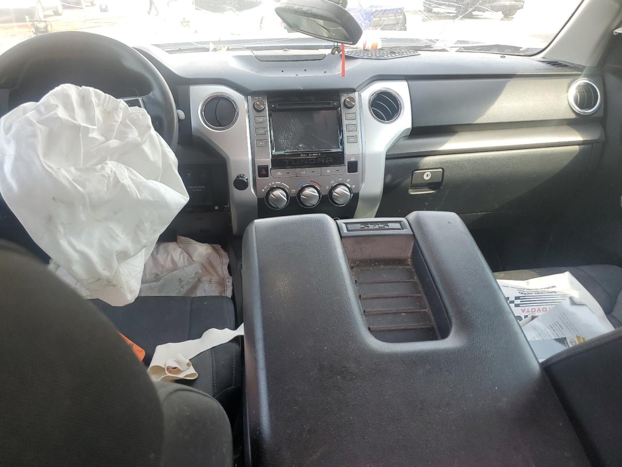 2018 Toyota Tundra Crewmax Sr5 VIN: 5TFEY5F18JX231961 Lot: 70451115