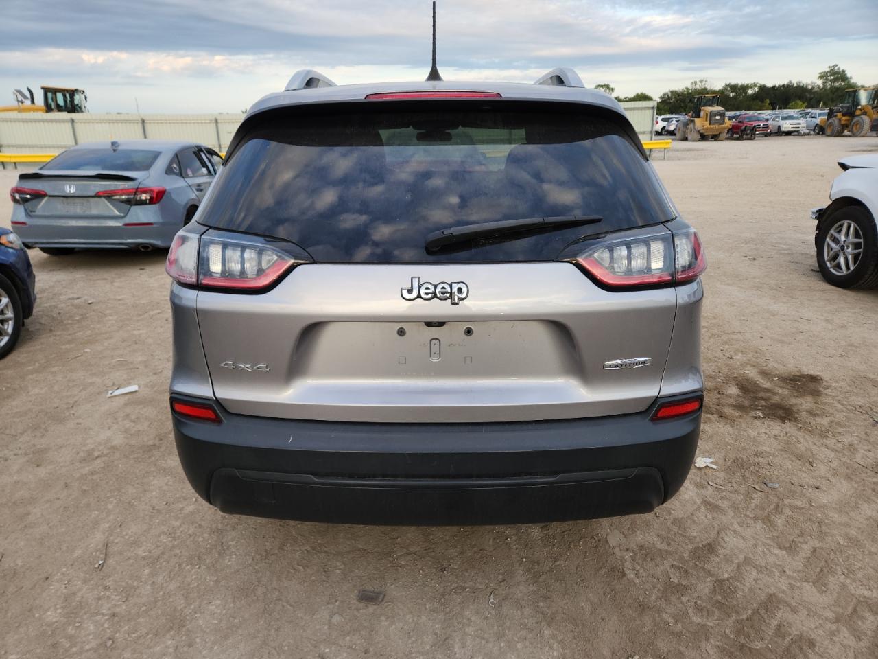 2019 Jeep Cherokee Latitude Plus VIN: 1C4PJMLB3KD181218 Lot: 80093895