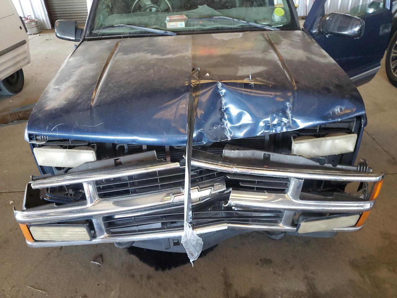 1999 Chevrolet Tahoe K1500 VIN: 1GNEK13R8XJ339570 Lot: 81121205