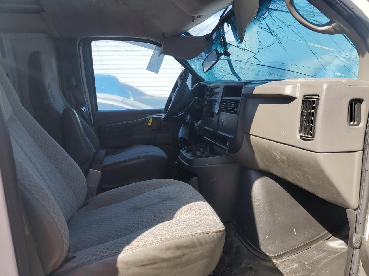 2004 Chevrolet Express G1500 VIN: 1GCFG15X341157958 Lot: 71131385