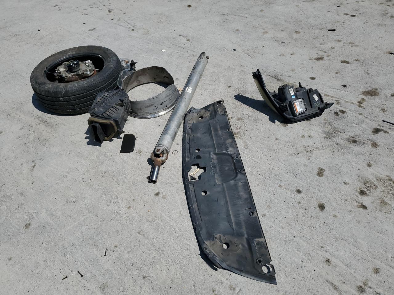 2015 GMC Yukon Xl Denali VIN: 1GKS2JKJ0FR133428 Lot: 68013035