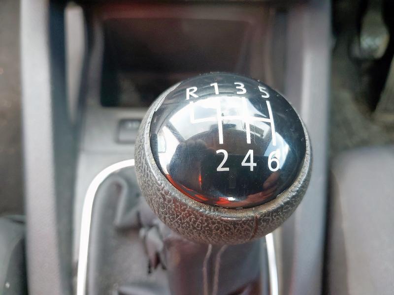 2005 VOLKSWAGEN GOLF FSI S 