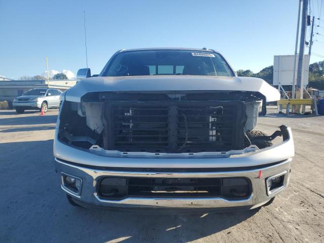  NISSAN TITAN 2020 Srebrny